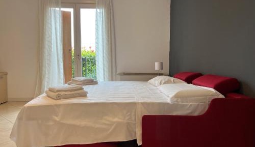 Superior One-Bedroom Apartment