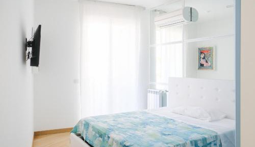 One-Bedroom Apartment with Balcony and Sea View