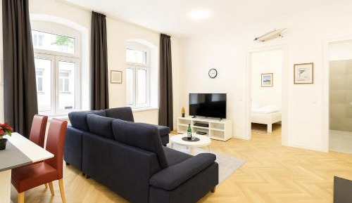 Deluxe One-Bedroom Apartment