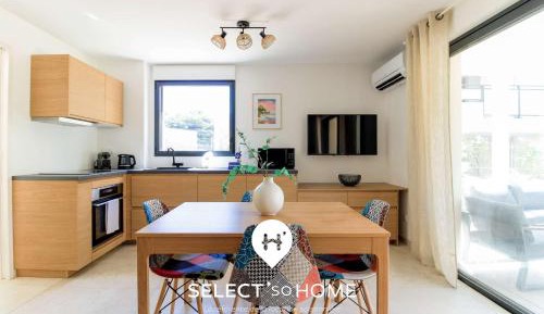 One-Bedroom Apartment with Terrace