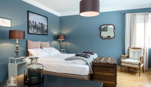 Four-Bedroom Deluxe Apartment