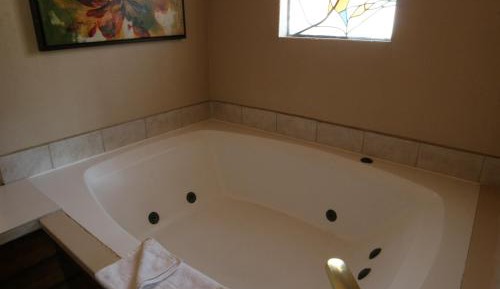 One-Bedroom Bungalow #11