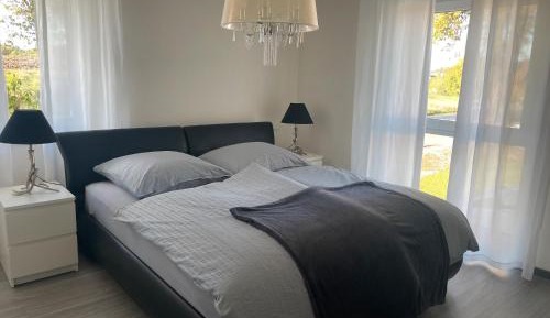 Superior One-Bedroom Apartment