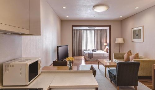 Deluxe One-Bedroom Suite