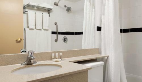 Queen Room with Exterior Access - Ground Floor/Non-Smoking