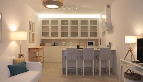 Superior One-Bedroom Apartment