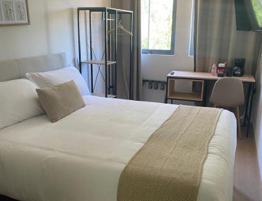 Double Room (1 Adult + 1 Child)