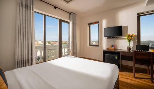 King Room with Balcony