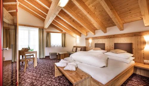 Junior Suite with Balcony