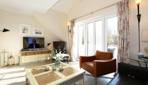 Two-Bedroom Apartment with Balcony
