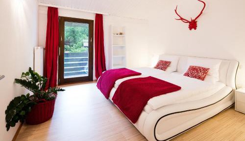 Deluxe Suite B