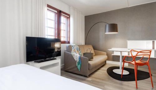 Superior Suite with One Double Bed and One Single Bed