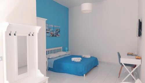 Deluxe Room (2 Adults + 1 Child)