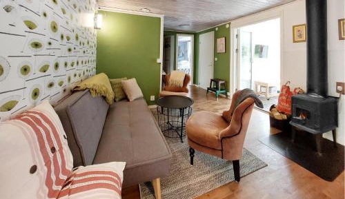 Three-Bedroom Holiday Home 