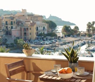 One-Bedroom Apartment with Balcony and Sea View