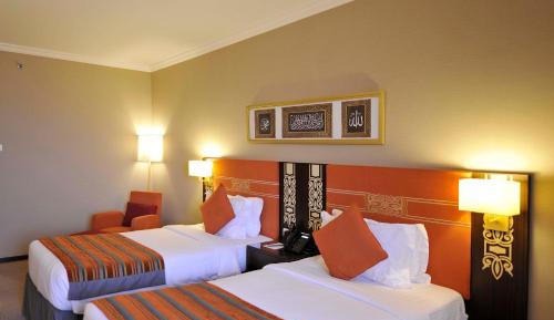 Superior Twin Room with City View