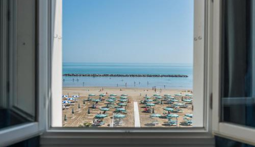 One-Bedroom Apartment with Sea View