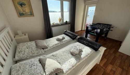 One-Bedroom Apartment with Balcony