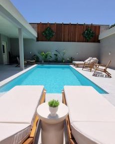 Apartment with Pool View 