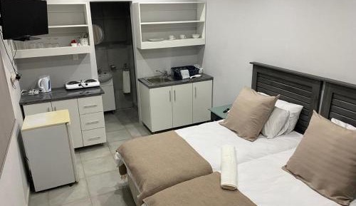Deluxe Studio