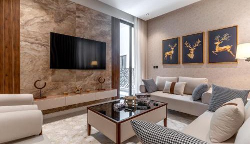 Four-Bedroom Luxury Apartment