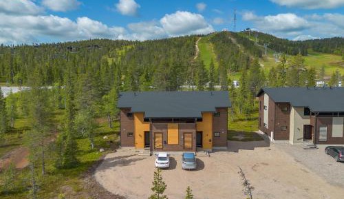 Two-Bedroom Apartment with Mountain View