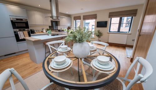 Two-Bedroom Deluxe Apartment