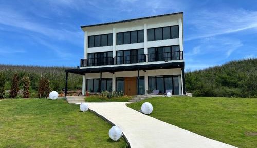 Villa with Sea View