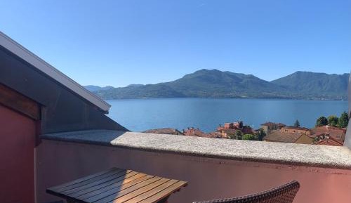 Studio Apartment with Lake View