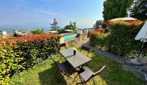 One-Bedroom Apartment with Pool View