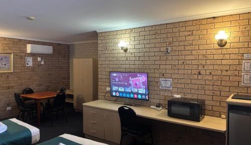 Deluxe Family Room