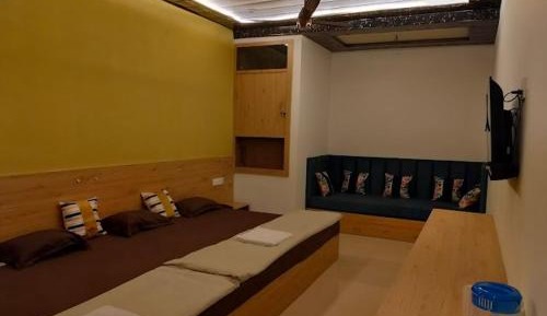 Deluxe Family Room