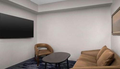 1 Bedroom 2 room Suite, 1 King, Sofa bed