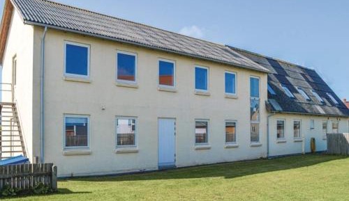 Seventeen-Bedroom Holiday home