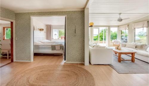 One-Bedroom Holiday Home