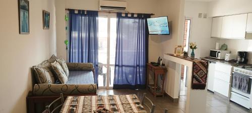 Apartment with Mountain View