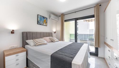 Two-Bedroom Deluxe Apartment with Balcony