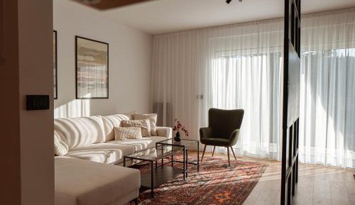 Four-Bedroom Deluxe Apartment