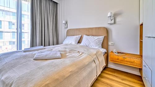 One-Bedroom Apartment with Balcony