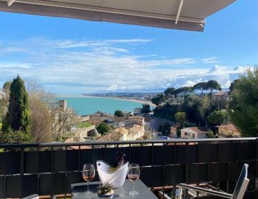Double Room with Balcony and Sea View