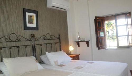 Twin Room with Private External Bathroom
