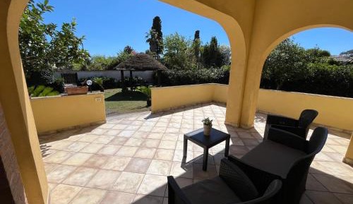 Villa with Garden View