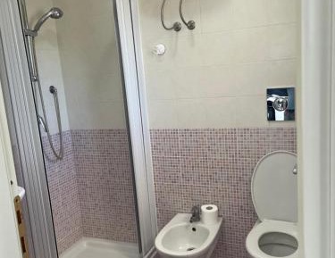 One-Bedroom Apartment with Balcony