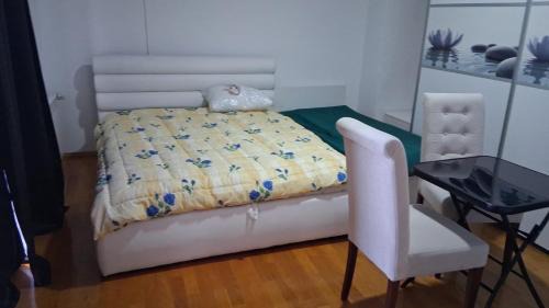 Deluxe Room (2 Adults + 1 Child)
