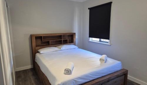 Superior self-contained 2 bedroom (Fairway)