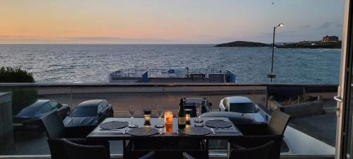 Two-Bedroom Deluxe Apartment with Ocean View