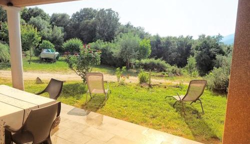 Deluxe Two-Bedroom Apartment with Garden View