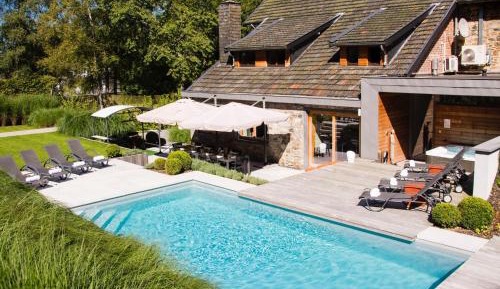 Seven-Bedroom Holiday Home