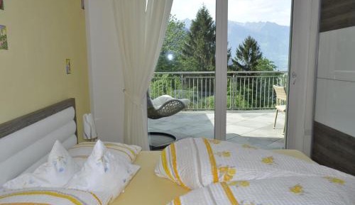 Two-Bedroom Apartment with Mountain View