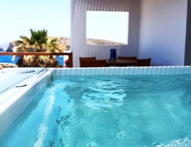 One-Bedroom Apartment with Balcony and Sea View
